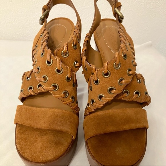 Chloe Tan Platform Heels - Picture 3 of 5